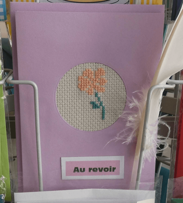 Une fleur brodée pour un au revoir