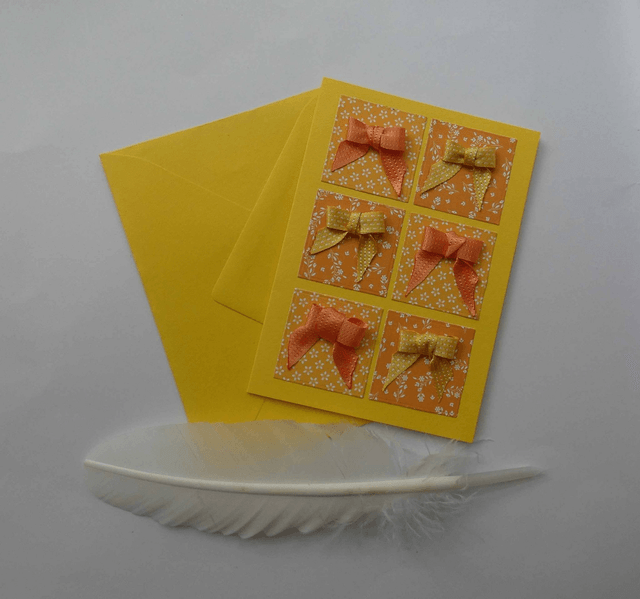 Farandole de nœuds jaune