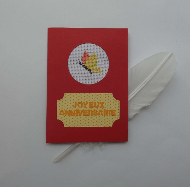 Le papillon brodé d'anniversaire