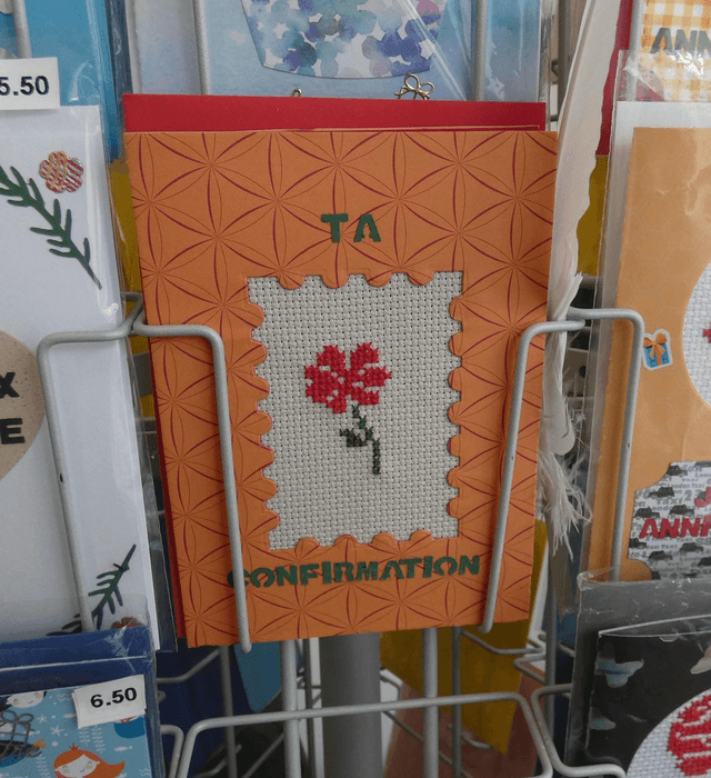 La fleur brodée de confirmation