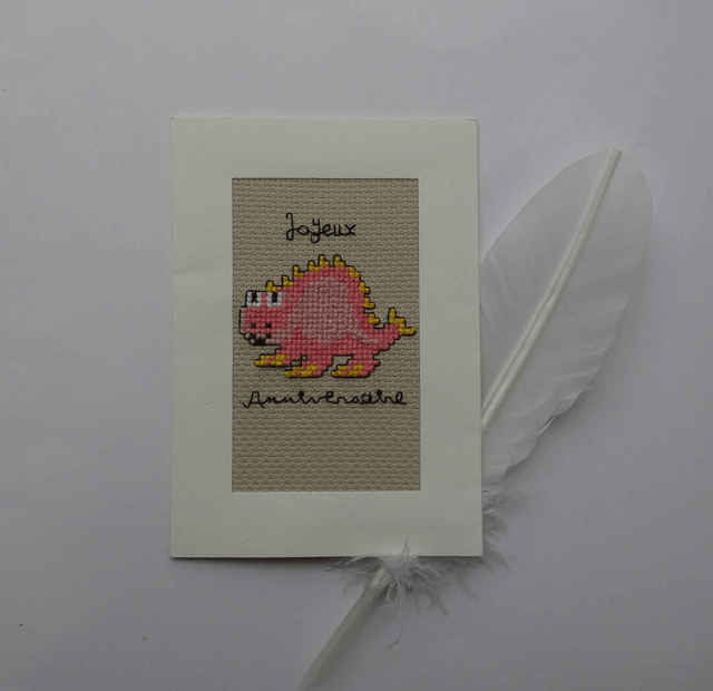 Le dinosaure brodé