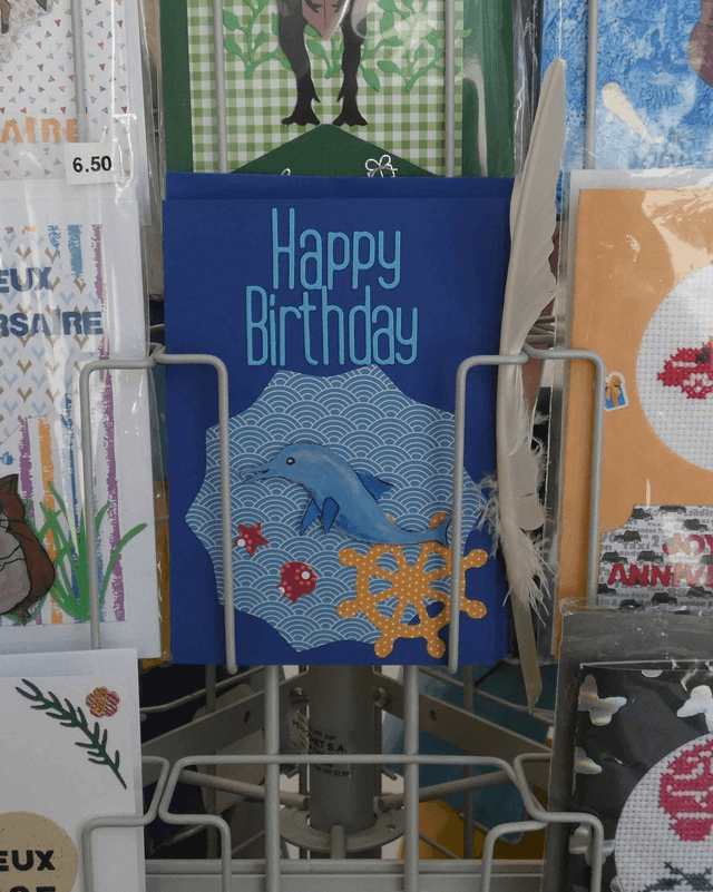 Happy birthday avec un dauphin